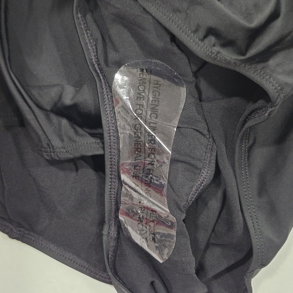 Torrid Black Long Sleeve Swimsuit with Yellow Zipper 2X - Picture 6 of 8